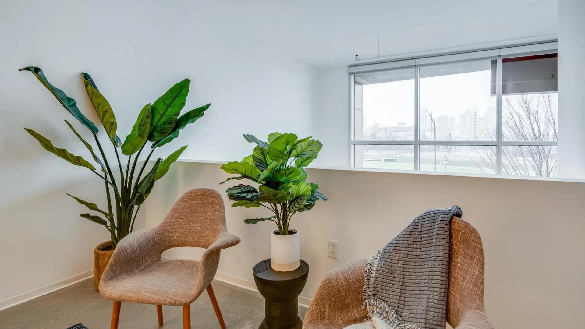 5M102 Two-Story 2Br 2Ba Work Live Villa Nashville